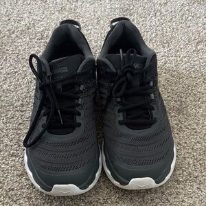 Hoka Wide Akasa